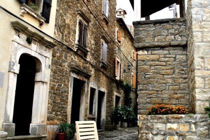 From artistic and historical sorrounding